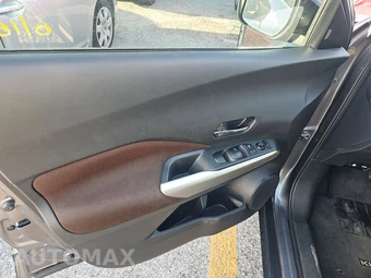 2020 Nissan Kicks SR – miniatura 9
