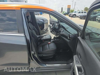2020 Nissan Kicks SR - miniatura 18