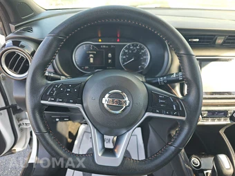 2020 Nissan Kicks SR - miniatura 10