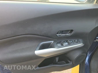 2020 Nissan Kicks SV - miniatura 9