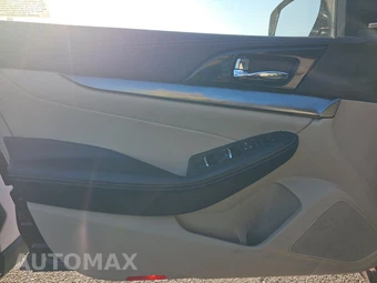 2020 Nissan Maxima SL – miniatura 9