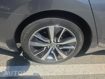 2020 Nissan Maxima SV – miniatura 10