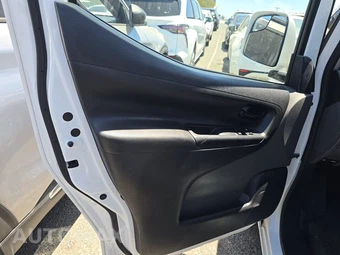 2020 Nissan NV200 Compact Cargo SV 115.2" WB - miniatura 9