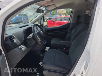 2020 Nissan NV200 Compact Cargo SV 115.2" WB - miniatura 13