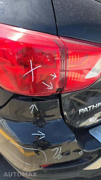 2020 Nissan Pathfinder S – miniatura 28