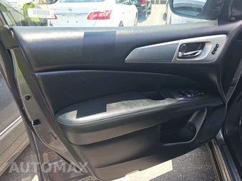 2020 Nissan Pathfinder SL – miniatura 9