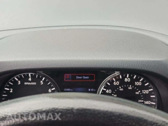 2020 Nissan Pathfinder SV – miniatura 9