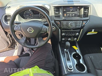 2020 Nissan Pathfinder SV – miniatura 10
