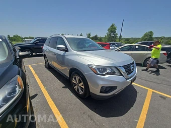 2020 Nissan Pathfinder SV - miniatura 3