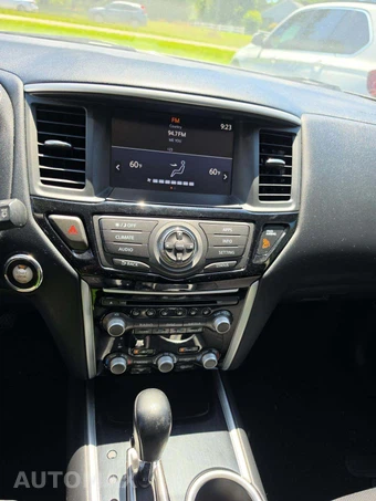2020 Nissan Pathfinder SV - miniatura 10