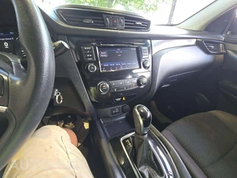 2020 Nissan Rogue Sport S - miniatura 10