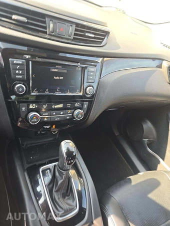 2020 Nissan Rogue Sport SV - miniatura 10