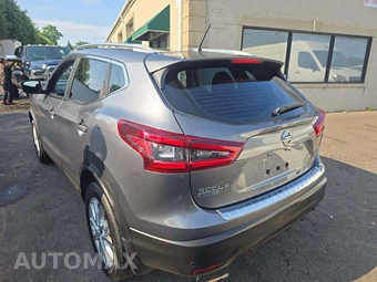 2020 Nissan Rogue Sport SV - miniatura 2
