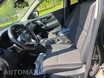 2020 Nissan Rogue Sport SV - miniatura 13