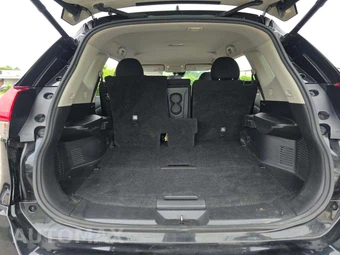 2020 Nissan Rogue SV – miniatura 14