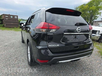 2020 Nissan Rogue SV – miniatura 2