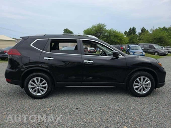 2020 Nissan Rogue SV – miniatura 4