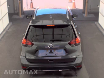 2020 Nissan Rogue SV – miniatura 5