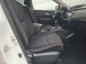 2020 Nissan Rogue SV – miniatura 8