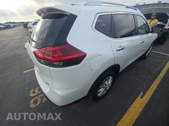 2020 Nissan Rogue SV – miniatura 4