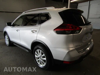 2020 Nissan Rogue SV – miniatura 4