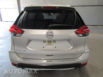 2020 Nissan Rogue SV – miniatura 5