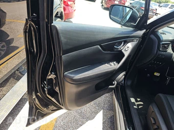 2020 Nissan Rogue SV – miniatura 9