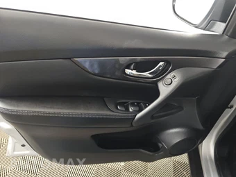 2020 Nissan Rogue SV – miniatura 9