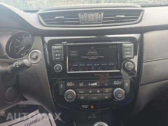 2020 Nissan Rogue SV – miniatura 10