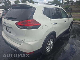 2020 Nissan Rogue SV – miniatura 3
