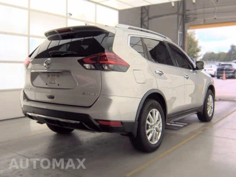 2020 Nissan Rogue SV – miniatura 4