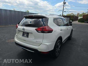 2020 Nissan Rogue SV – miniatura 3