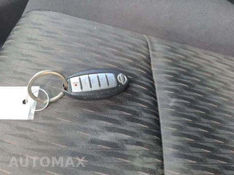 2020 Nissan Rogue SV – miniatura 8