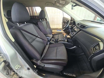 2020 Nissan Rogue SV – miniatura 18