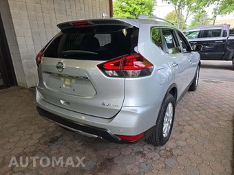2020 Nissan Rogue SV – miniatura 3