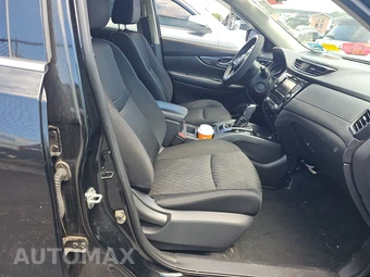 2020 Nissan Rogue SV – miniatura 8