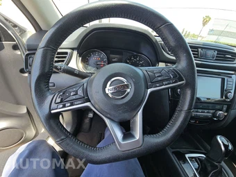 2020 Nissan Rogue SV – miniatura 10