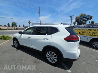 2020 Nissan Rogue SV – miniatura 6