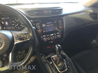 2020 Nissan Rogue SV – miniatura 10