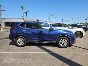 2020 Nissan Rogue SV – miniatura 4