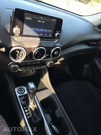 2020 Nissan Sentra S – miniatura 10