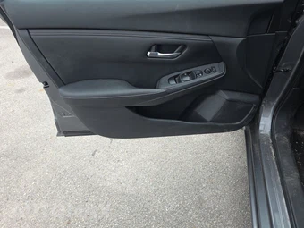 2020 Nissan Sentra S – miniatura 9