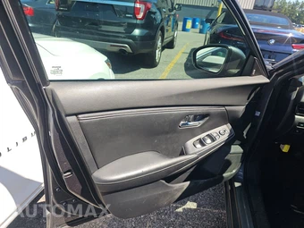 2020 Nissan Sentra S – miniatura 9