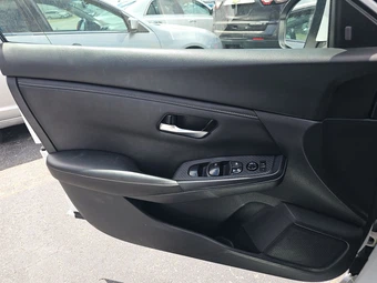 2020 Nissan Sentra S - miniatura 9