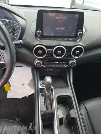 2020 Nissan Sentra SR - miniatura 11
