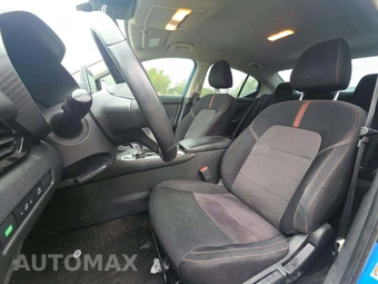 2020 Nissan Sentra SR – miniatura 3
