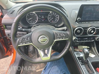 2020 Nissan Sentra SR – miniatura 10