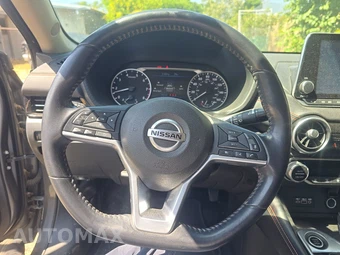 2020 Nissan Sentra SR – miniatura 10