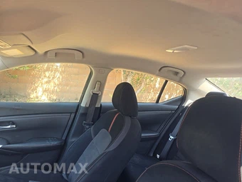 2020 Nissan Sentra SR – miniatura 14