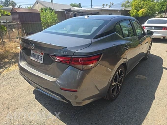 2020 Nissan Sentra SR – miniatura 4